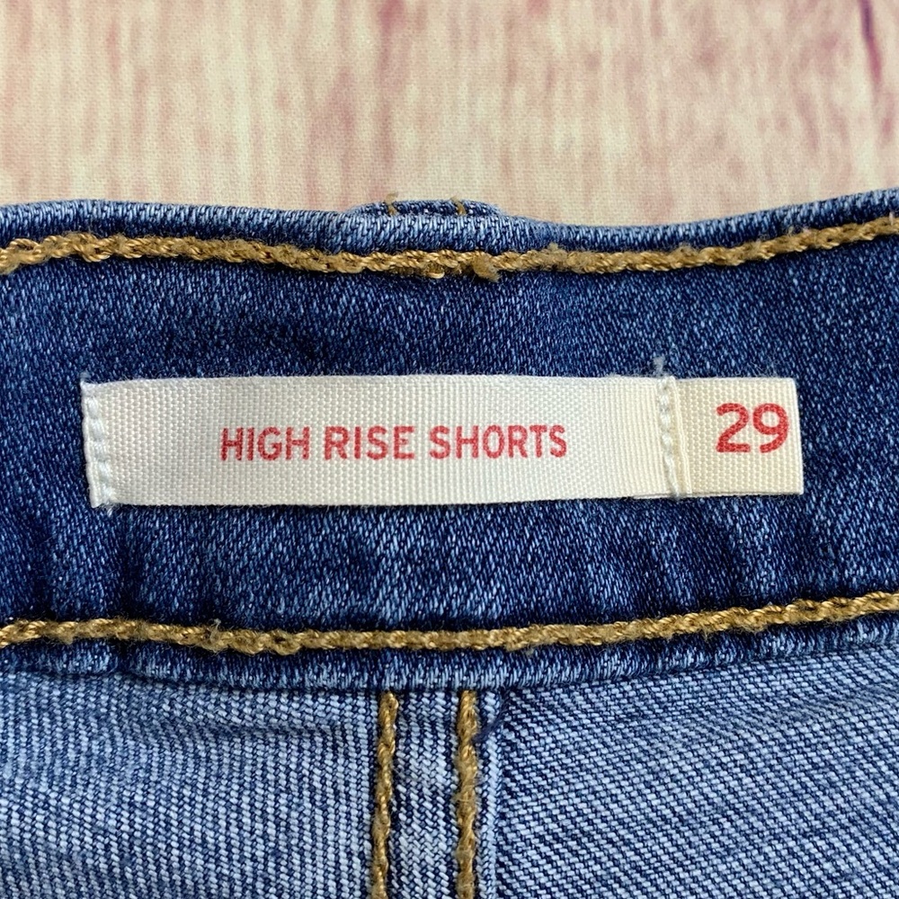 💵Levi’s High Rise Distressed Denim Short Size 29 - Picture 4 of 12